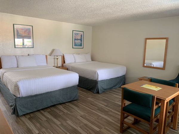 Harborlight Poolside Suite Photo 1