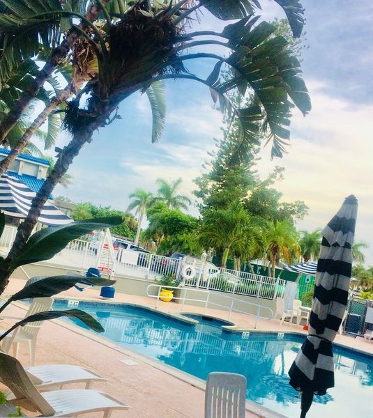 Harborlight Poolside Suite Handicap Photo 6