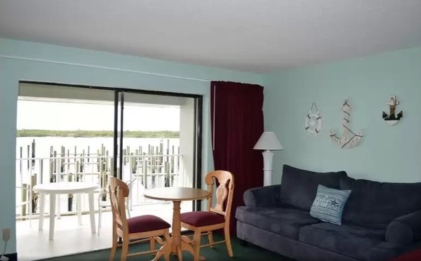 Harborlight Waterfront Suite Handicap Photo 4